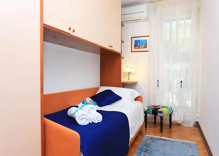 Apartment Apartments With Wifi Split - 11783
